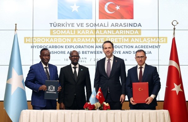 Türkiye, Somalia sign onshore oil and gas deal as offshore surveys near completion