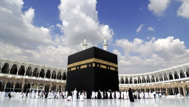 Saudi Arabia suspends Umrah and Family visit visas for 14 countries including Somali citizens