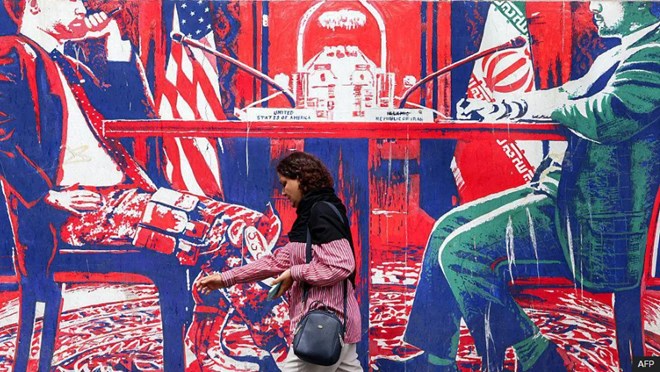 Iran says it is ready for nuclear deal if US stops military threats