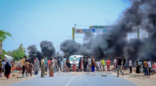 Protest erupts in Burao over unconfirmed reports of Las Anod prisoner release