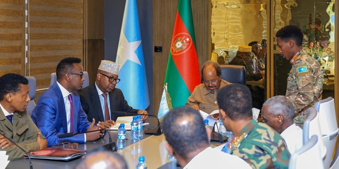 Khamiis, May 22, 2025-Madaxweyne Xasan Sheekh oo kulan xasaasi ah la yeeshay madaxda Wasaaradda Gaashaandhigga