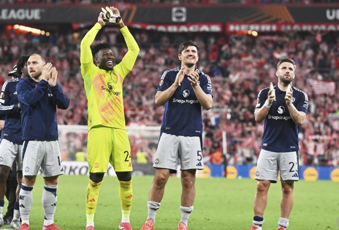 Man United and Tottenham take commanding leads in the Europa League semifinals