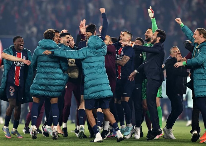 PSG eliminates Arsenal to book Champions League final spot