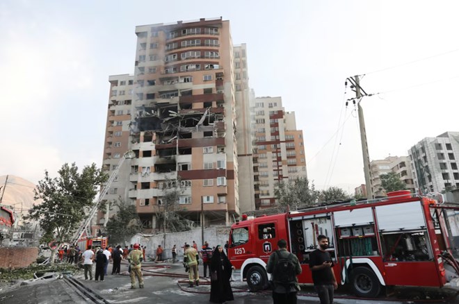 Israel hits Iran nuclear facilities, missile factories; Tehran vows revenge