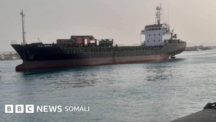 Dawladda Soomaaliya oo farriin adag oo la xiriirta markabka ay PMPF qabteen ee hubka sida u dirtay Puntland