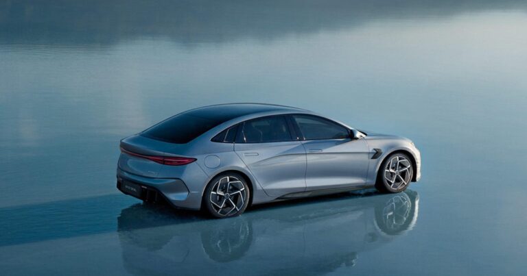 The week in EV tech: 900 miles, 12 minutes—EV charging just hit warp speed