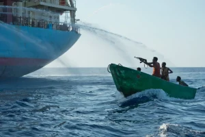 Maraakiib ka badbaadey weeraro burcad-badeed oo ka dhacay xeebaha Somalia & Yemen.
