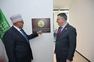 IGAD oo si adag uga hortimid tallaabadii uu qaaday Cabdiraxmaan Cirro